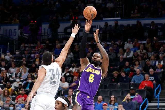 kaiyun-湖人终于复仇雷霆！浓眉缺席紫金军团还得靠詹皇